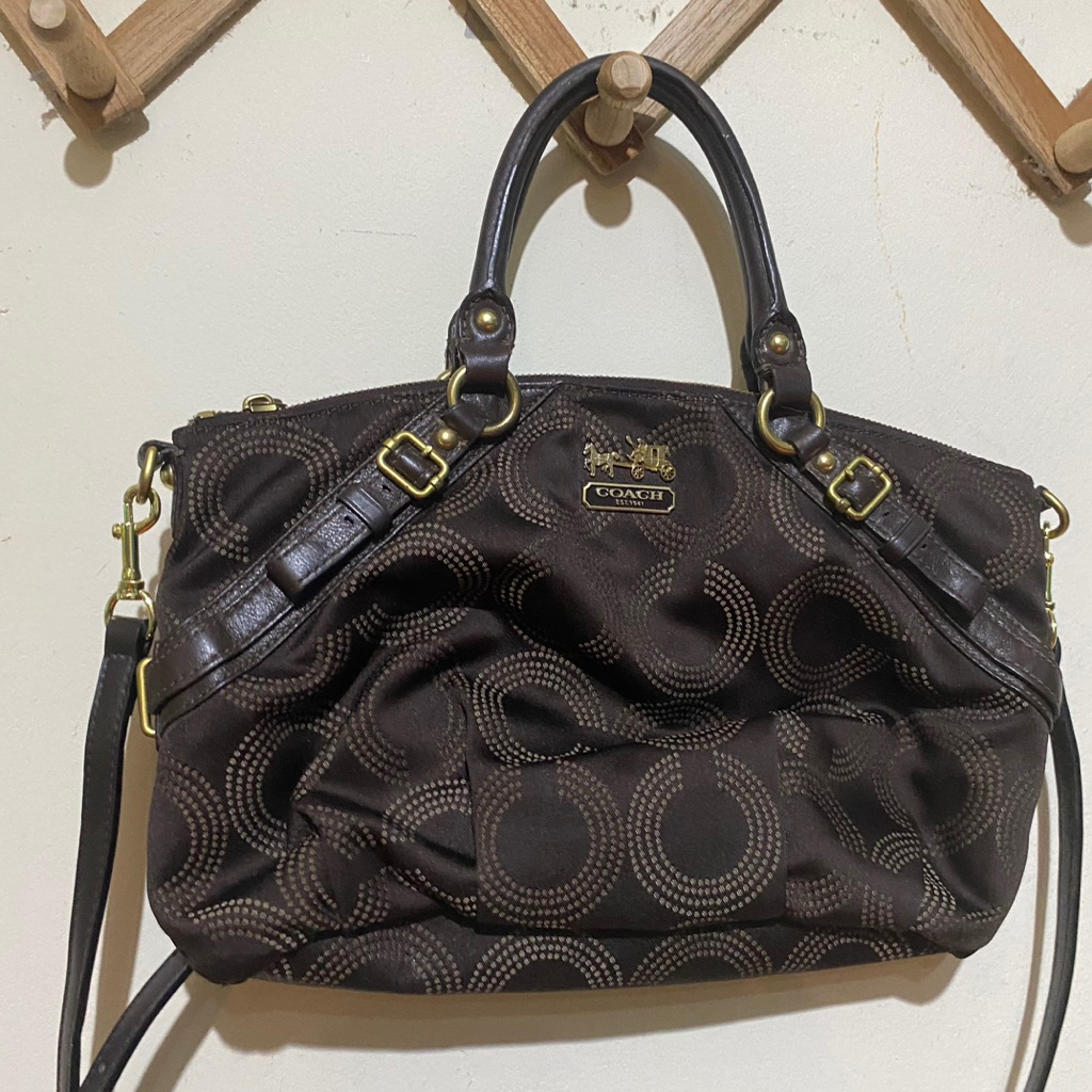 Preloved tas sling COC medium signature