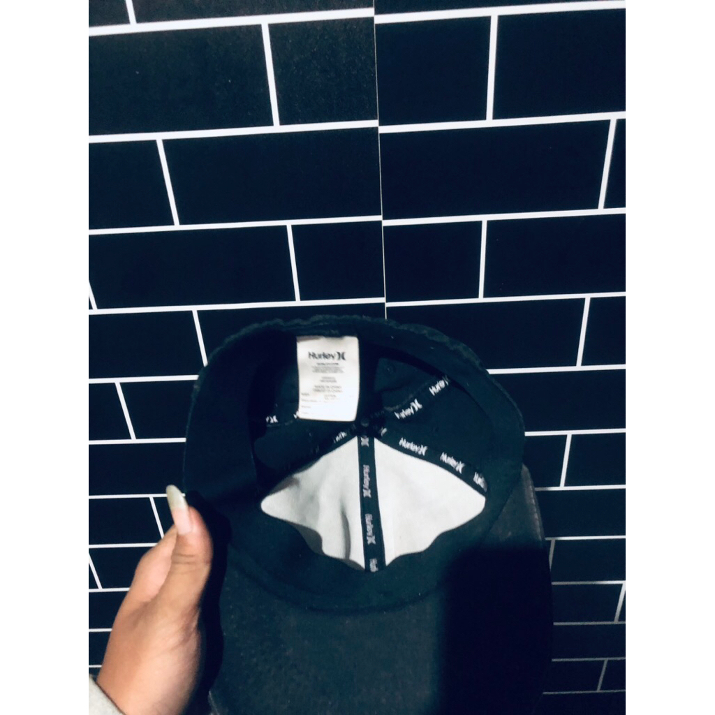 topi hurley original