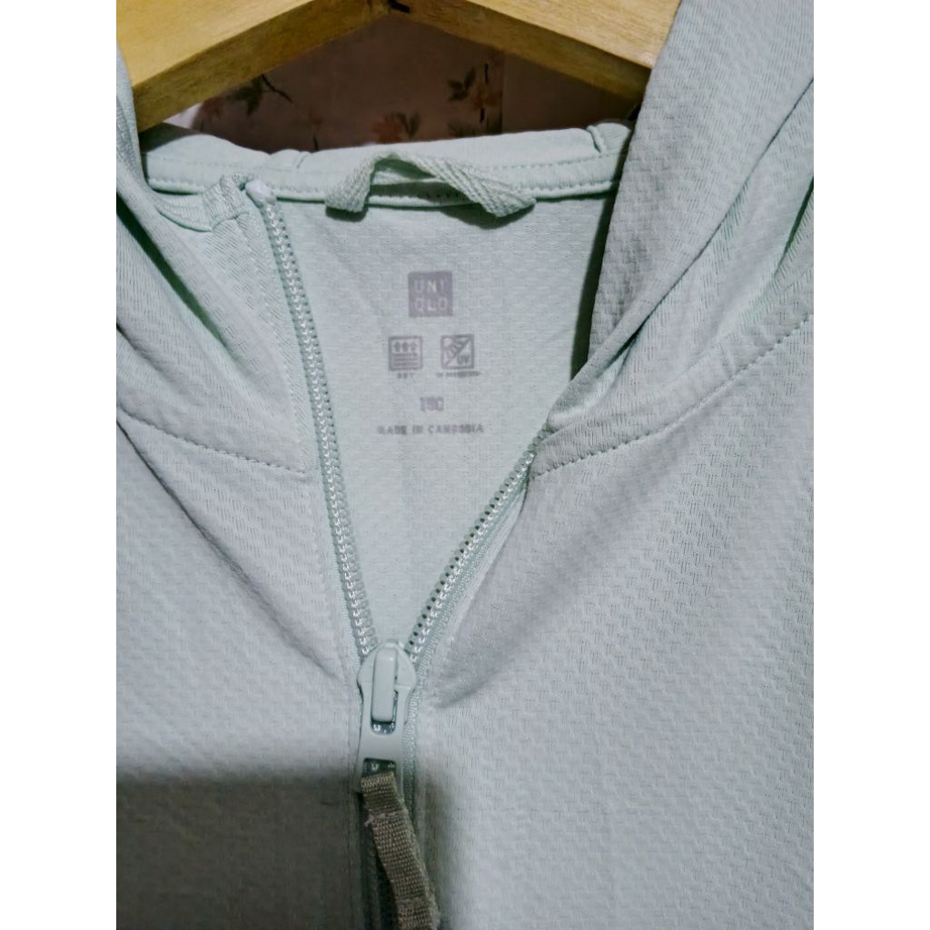 Uniqlo Airism jaket running kids