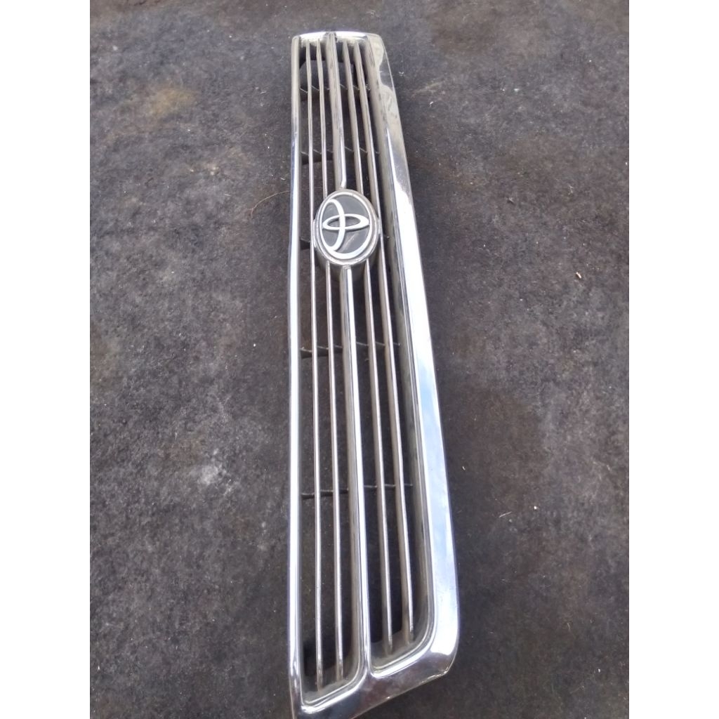 Grill Toyota Corona Absolute 2.0