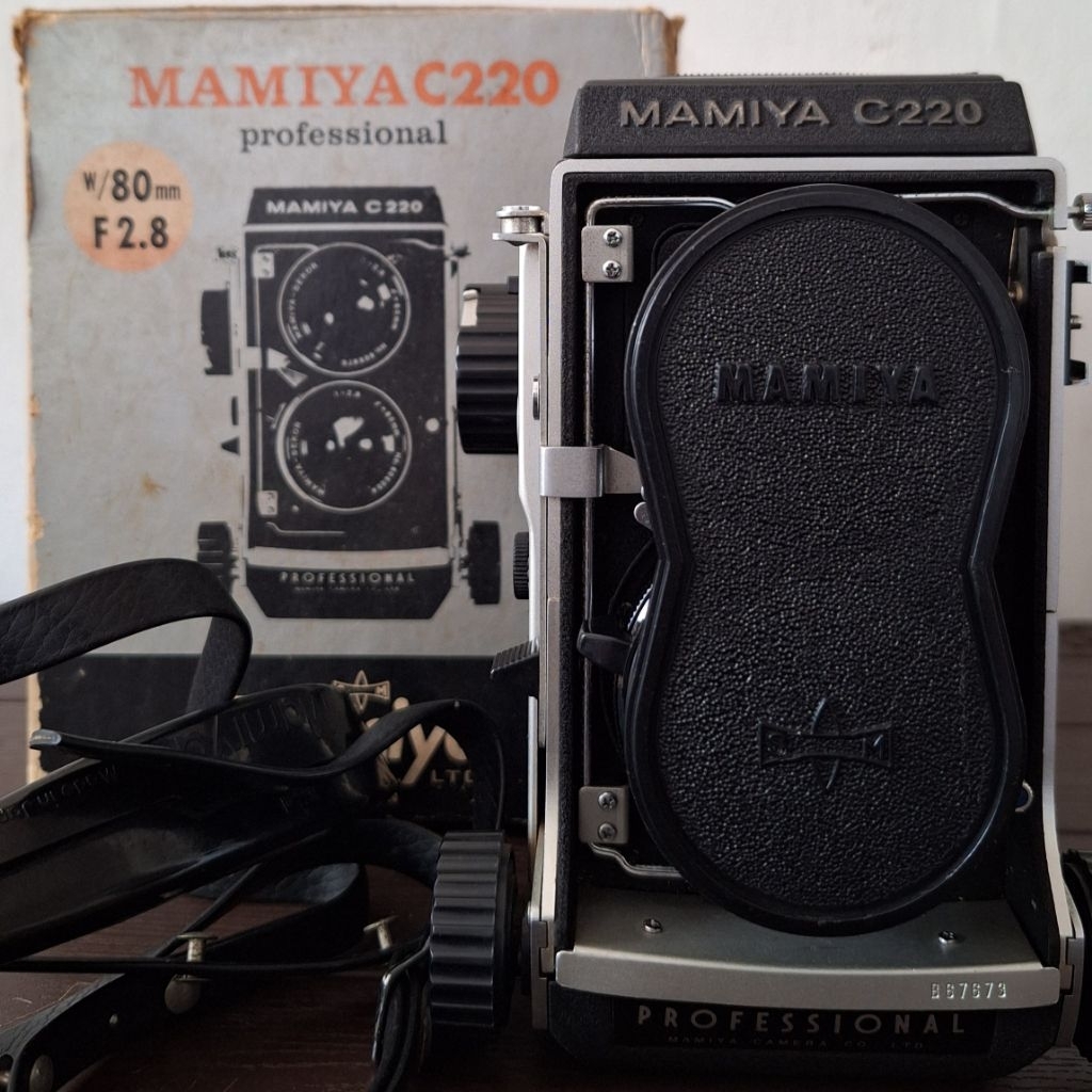 Kamera Analog TLR Mamiya C220 Fullset (dus, strap, lens protector)