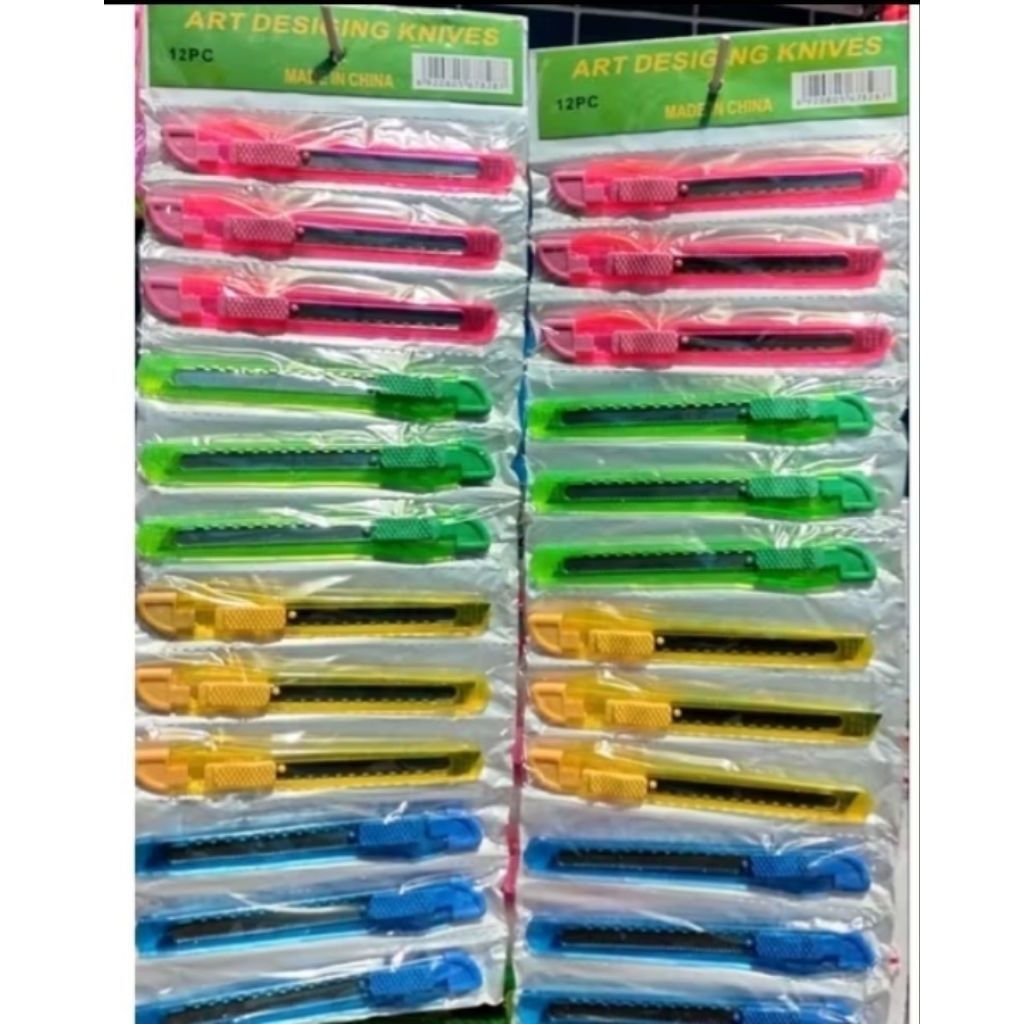 

(ISI 12 PCS)PISAU CUTER MEDIUM/PISAU CUTER WARNA ANTI KARAT