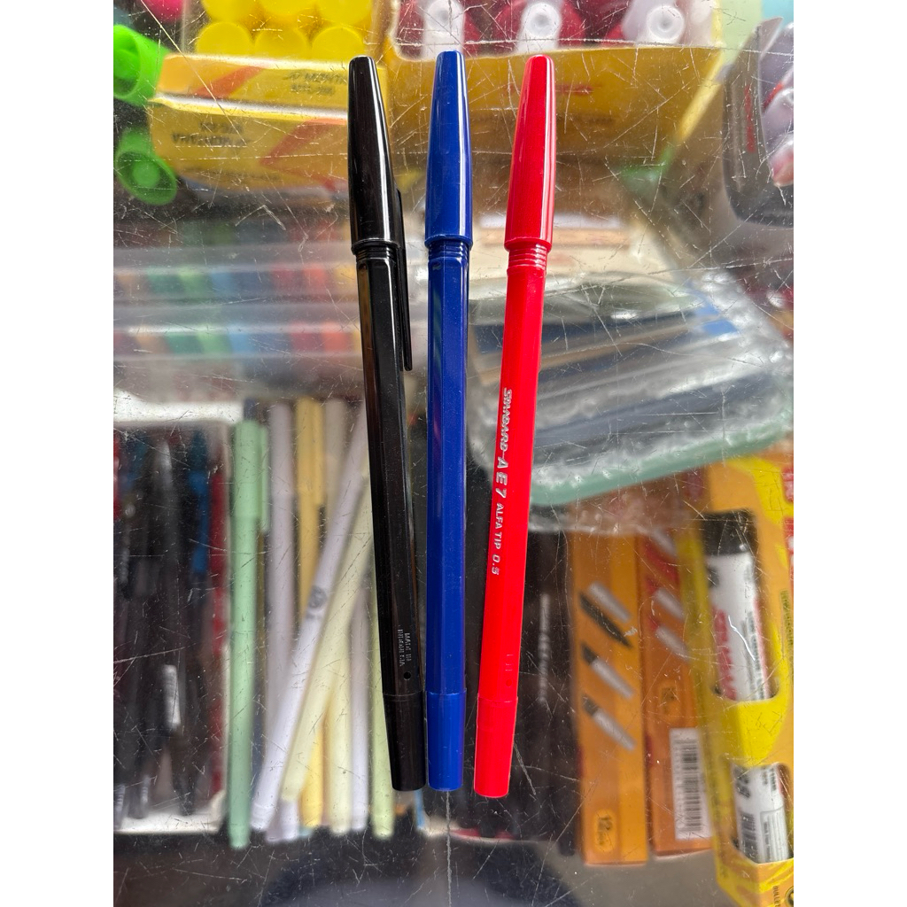 

Pena / Bolpoin Standard AE7 | Hitam / Merah / Biru