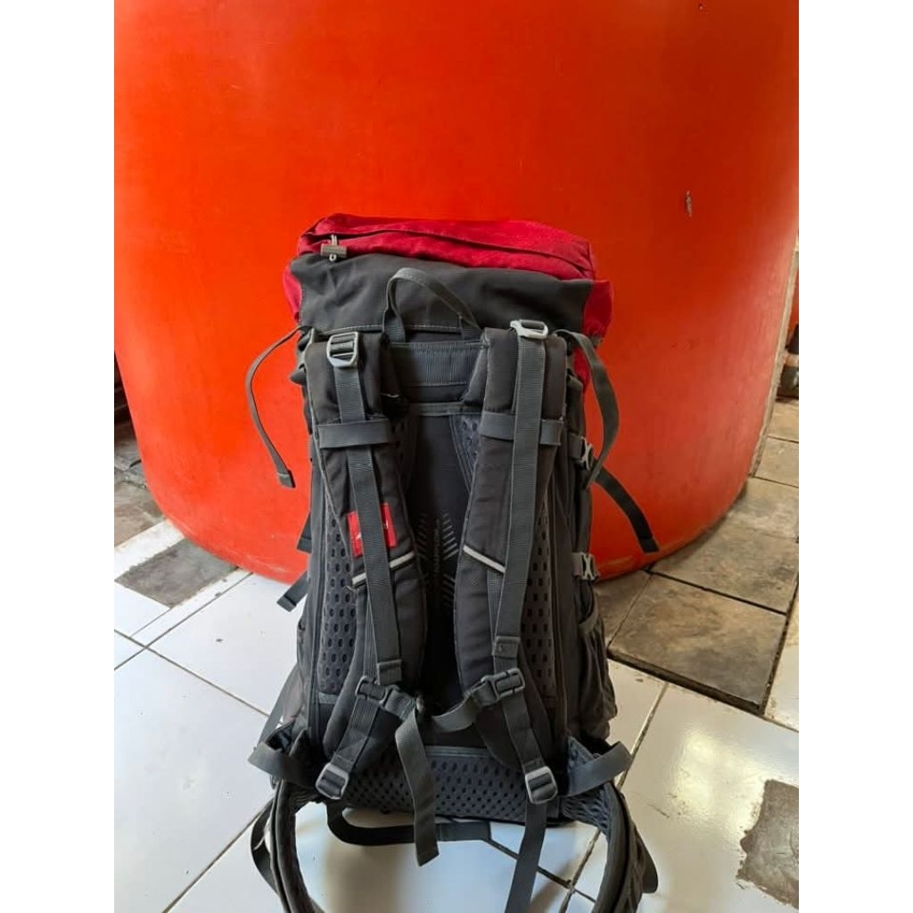 Carrier Arei Atmos 60L Second Like New