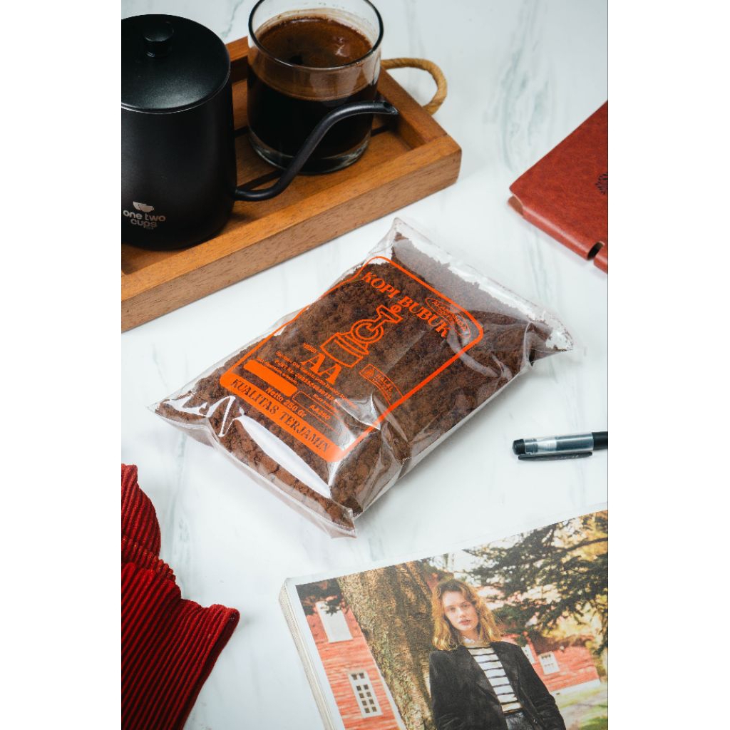 

Kopi bubuk AA 166gr dari Alamanda coffee cocok untuk warkop gilingan halus warna kopi hitam pekat robusta