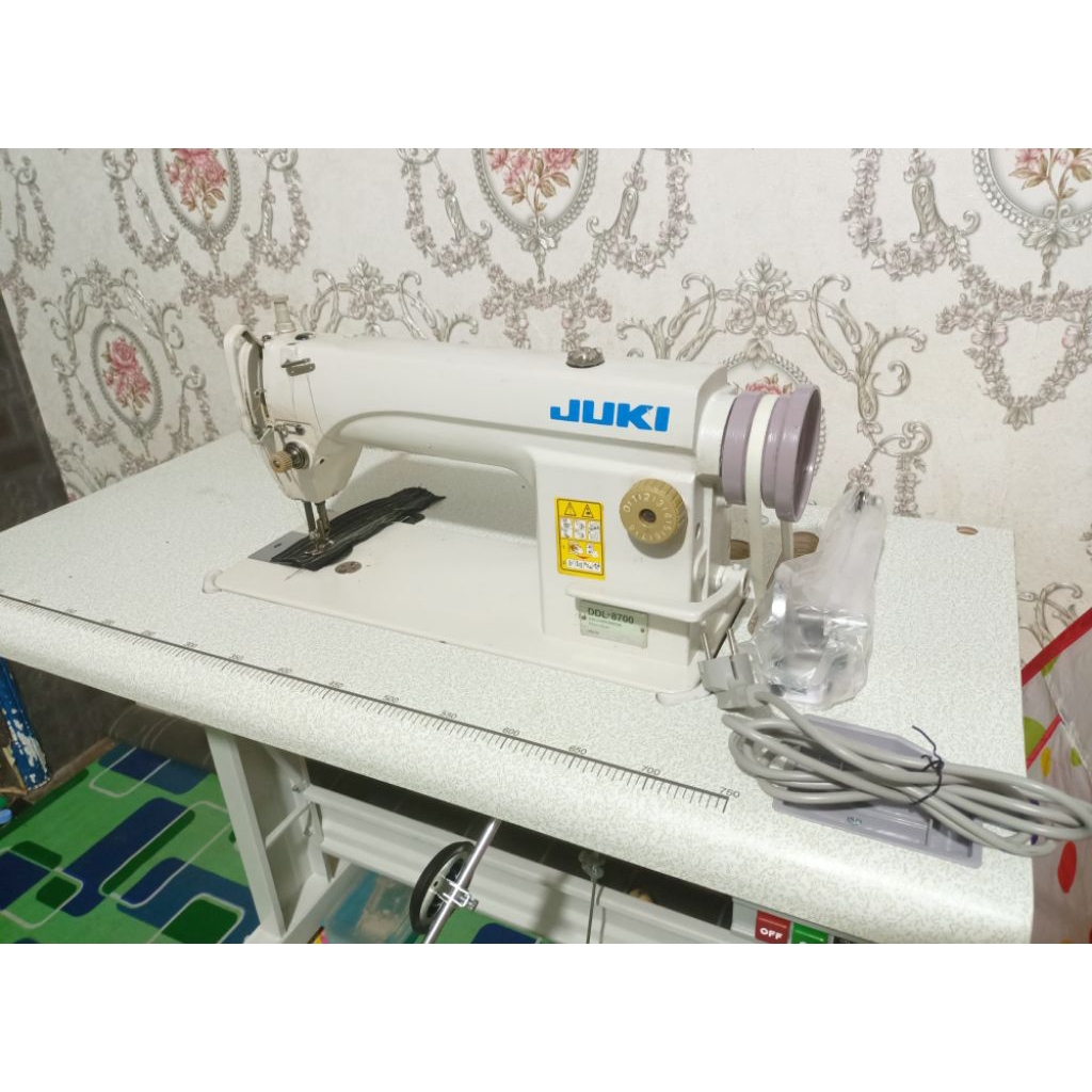 Mesin jahit JUKI 8700 + Meja import