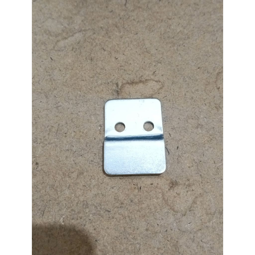 PLAT BESI/GANTUNGAN KIPAS ANGIN MIYAKO DINDING