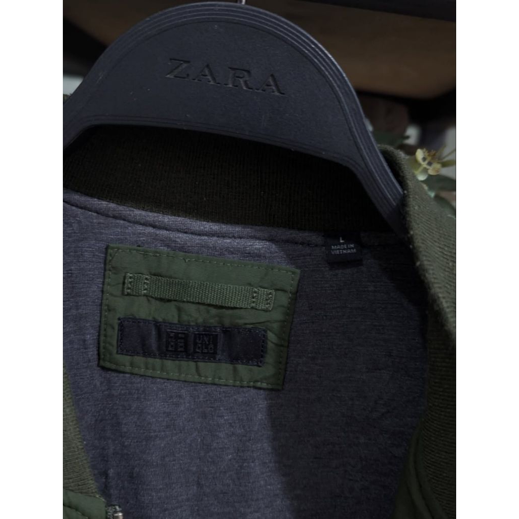 Bomber Uniqlo