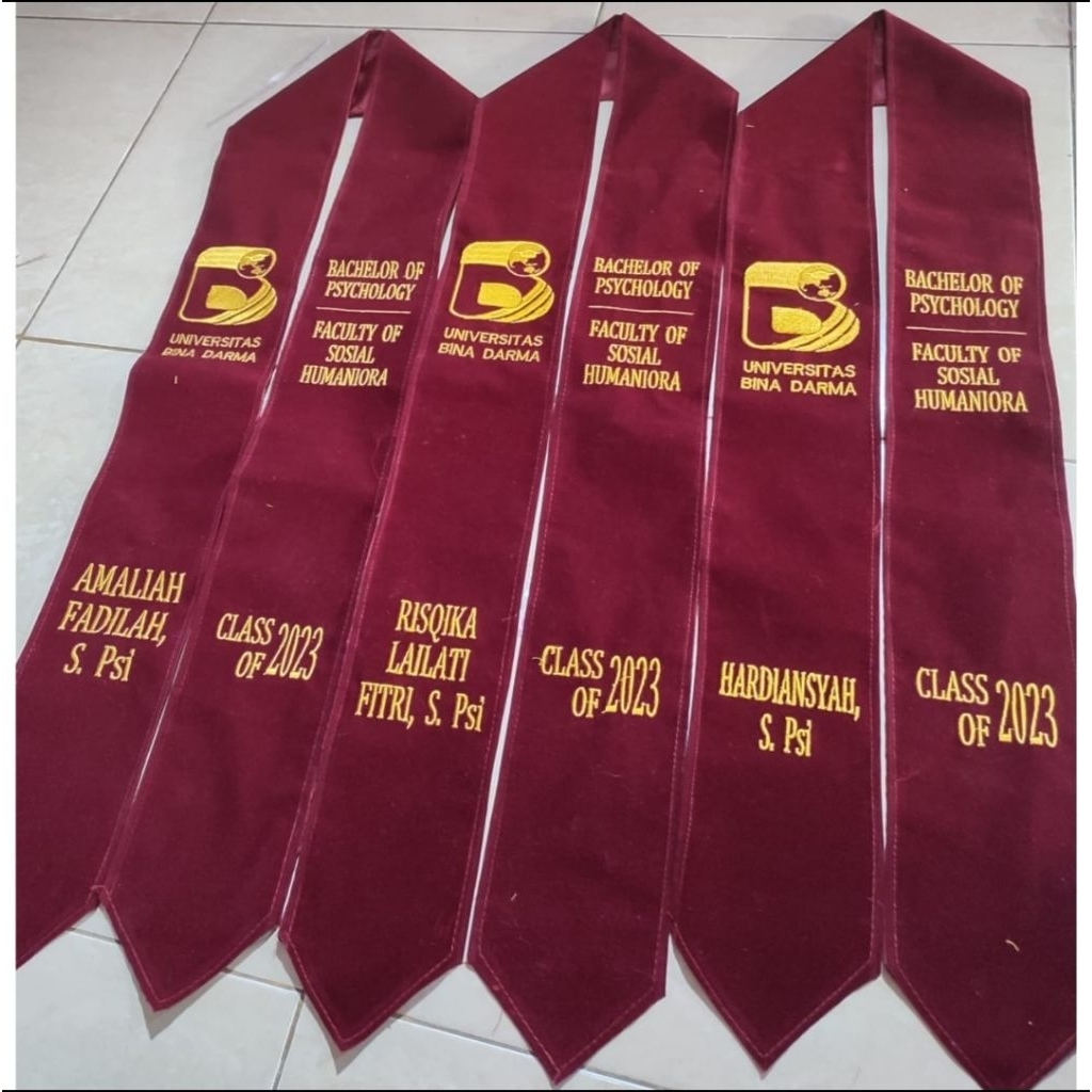 Selempang wisuda/selempang nama/selempang leher/custom/bludru renda murah