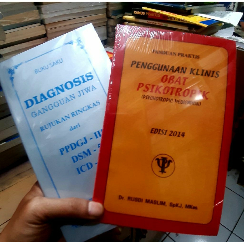 Paket 2 Buku Kesehatan, PPDGJ III dan Obat Psikotropik (Rusdi Maslim)