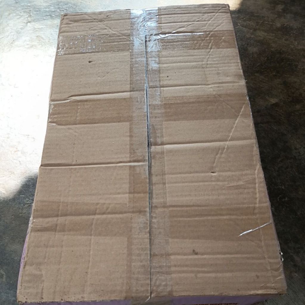 kardus isi makanan snack