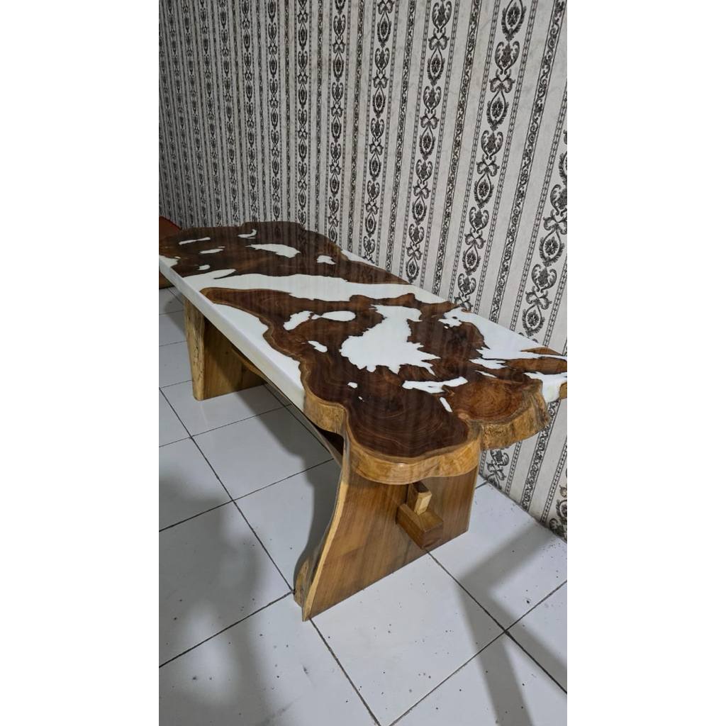 Meja Resin Kayu Jati