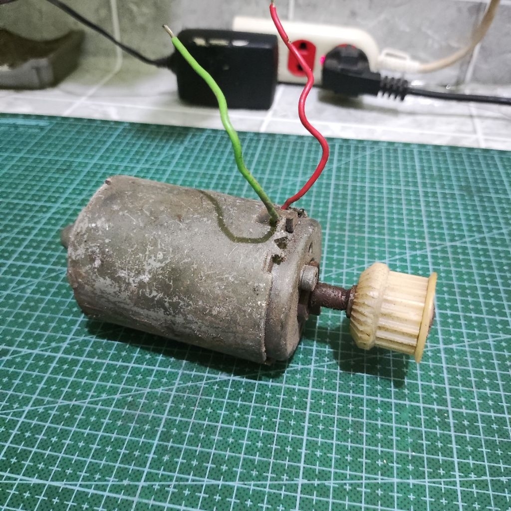 DC MOTOR GENERATOR DINAMO PERMANENT MAGNET DINAMO DC