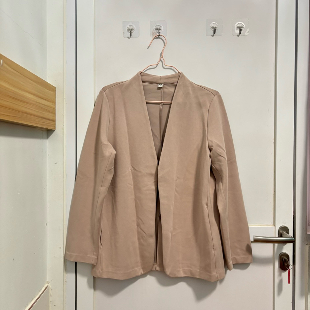(Preloved) UNIQLO Soft Pink Blazer Wanita