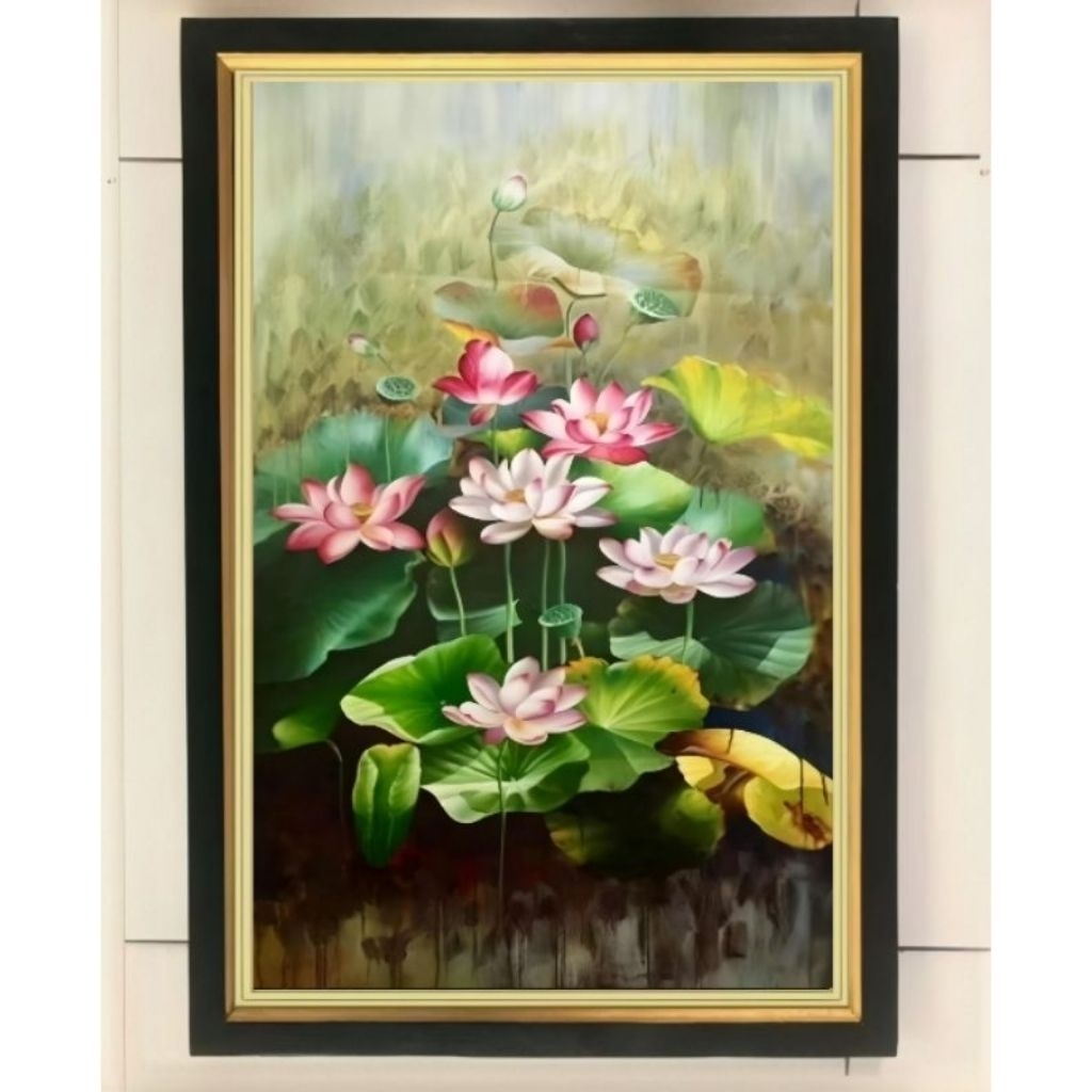 hiasan dinding lukisan cetak bunga teratai dan ikan koi plus bingkai ukuran 65cm×45cm