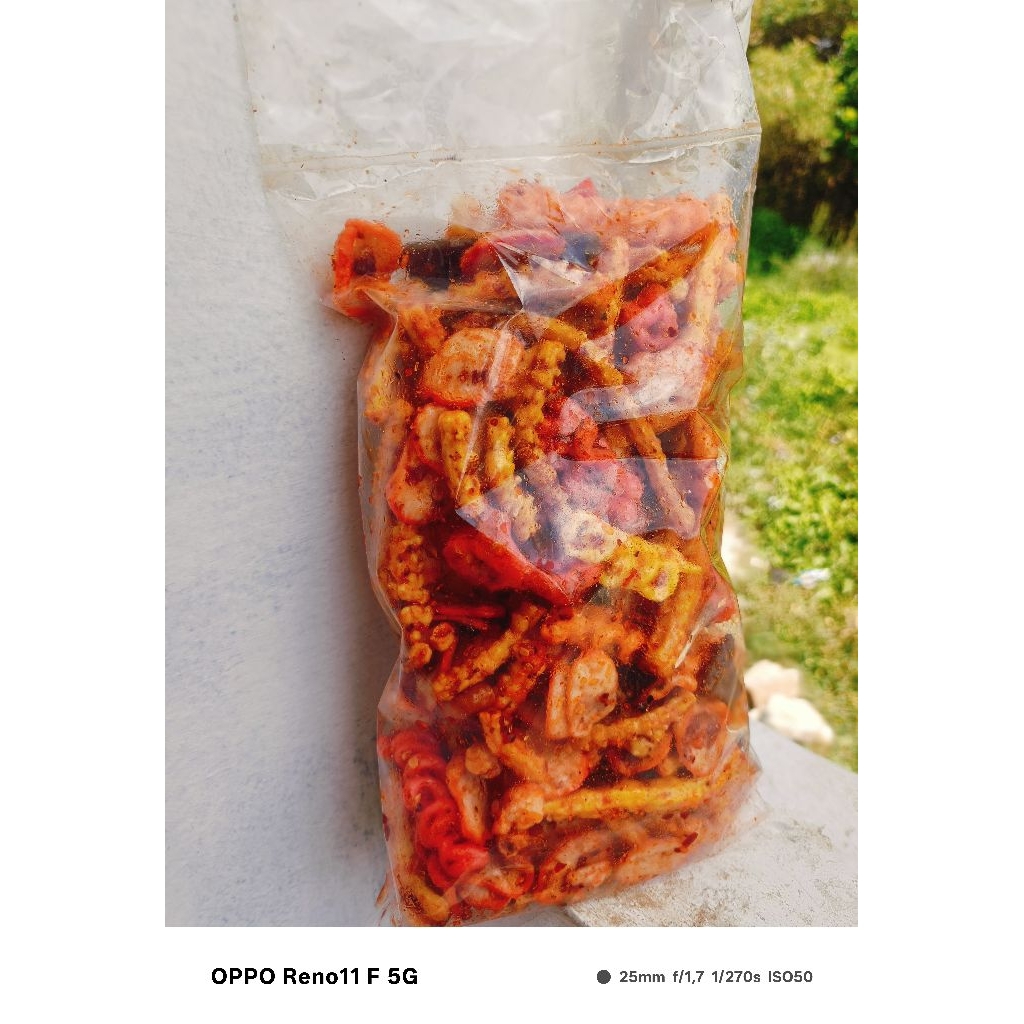 

Krupuk Seblak Mix Seblak Campur Pedas Daun jeruk Ecer 50gr 100gr