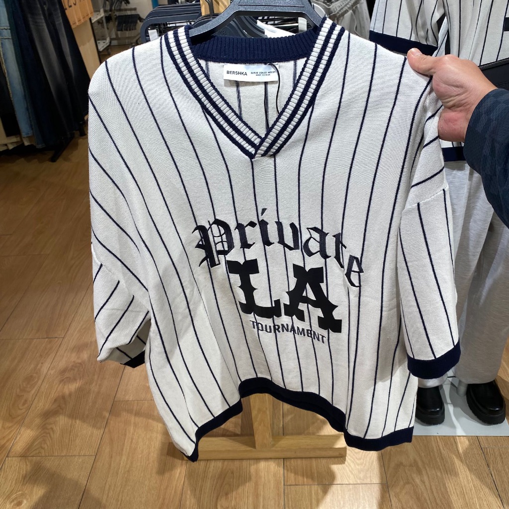 Jastipp. Tshirt Oversize Bershka (MAN)