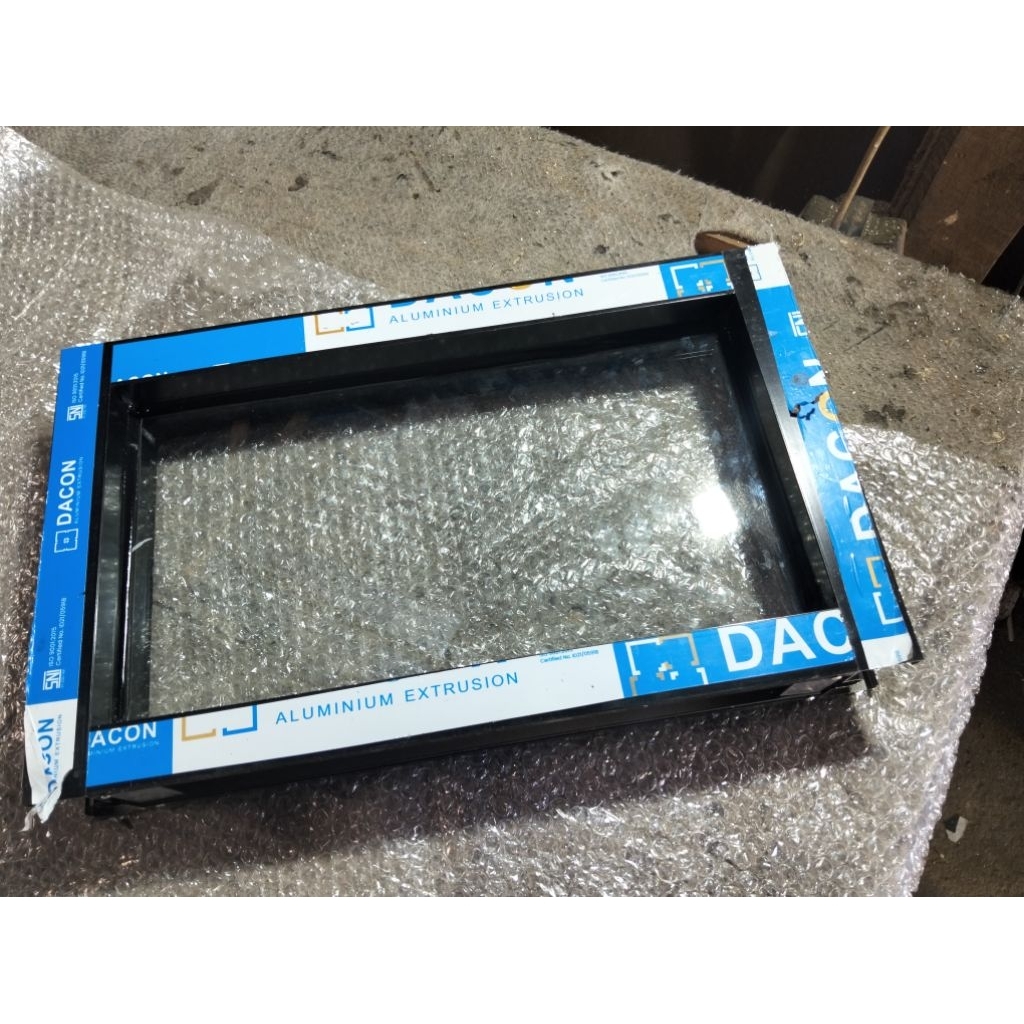 Jendela aluminium loster kaca mati Ukuran T20 L 50
