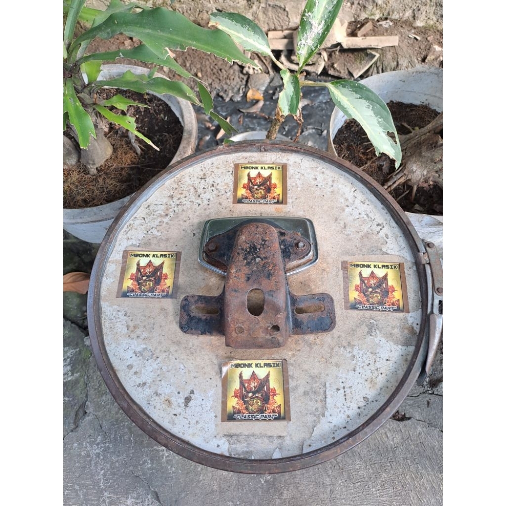 dudukan pangkon stoplamp lampu belakang honda cb100 cb125 gl100 s90 s90z astra dudukan lampu cb 100 