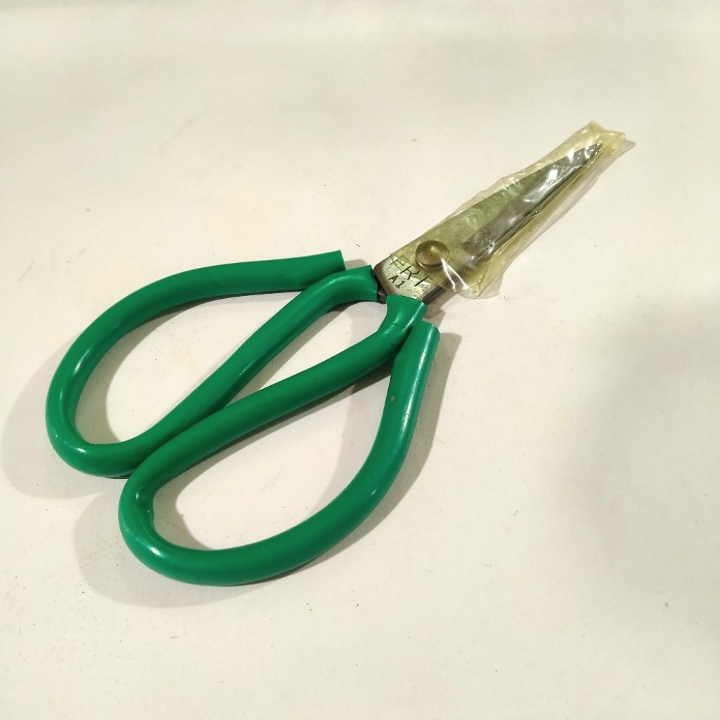 

Gunting Kulit Gunting Karet 8