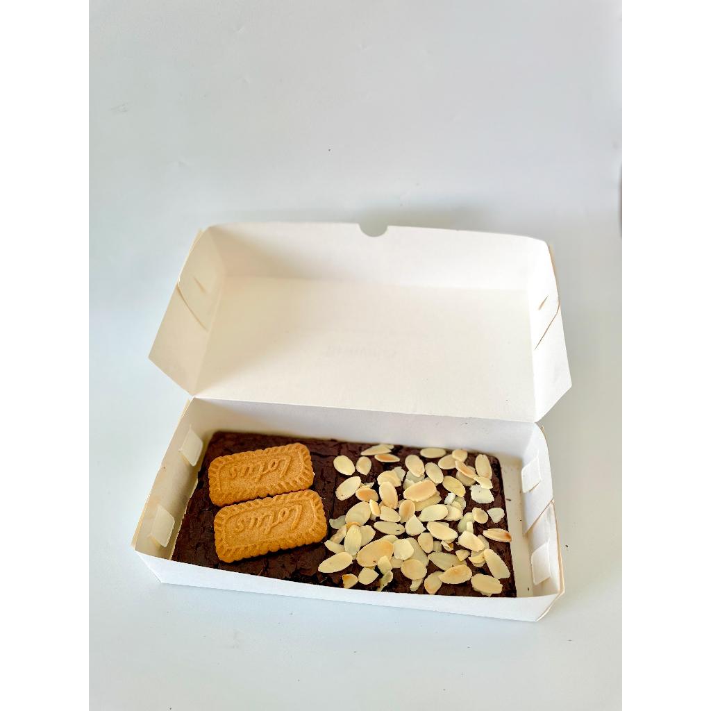 

Brownies panggang ukuran 20x10cm aneka topping