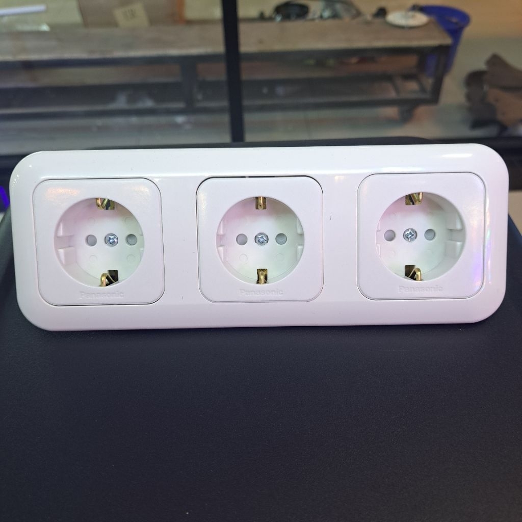 Stop Kontak Panasonic 3 Gang CP / Stop Kontak 3 Gang CP