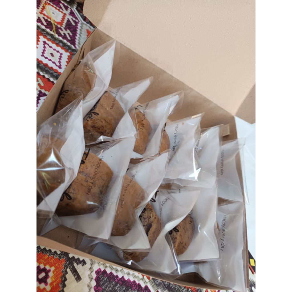 

bolu pisang kukus / banana bread / banana cake / roti pisang kukus 1 loyang isi 12 slice (1 box)