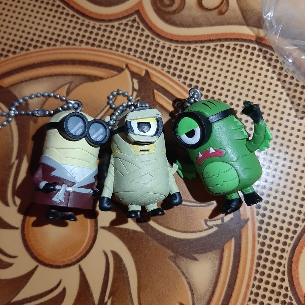 keychain figure minion halloween tarts takara tomy baru. minion mummy dll