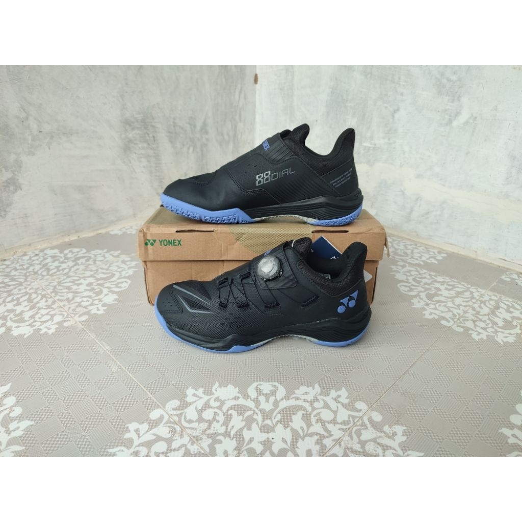 Sepatu Bulutangkis Yonex SHB88 Dial 3 JP