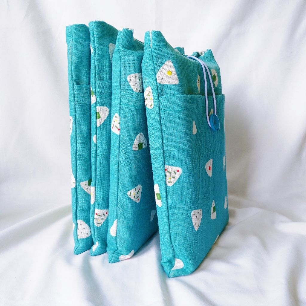 

Book Sleeve Small | Kantong Buku Kain | Pouch Novel - Motif Onigiri Tosca