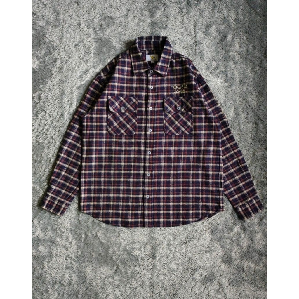 Flannel Woll veterano Mark Gonzales