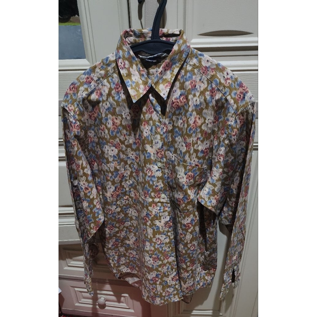 Kemeja Bunga-Bunga PL