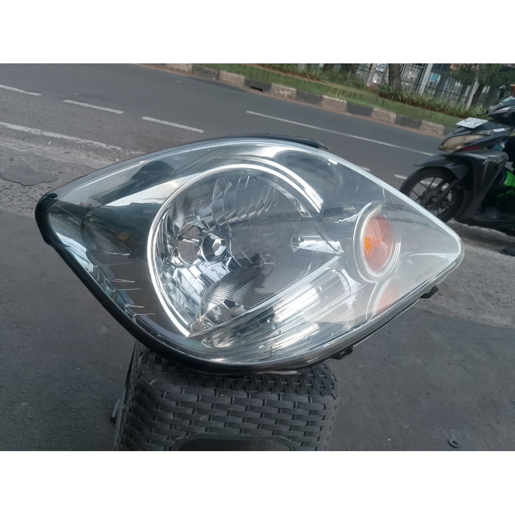 Headlamp Mitsubishi Kuda Grandia Diamond Deluxe GLX 2004 2005 2006 Copotan Original Kanan