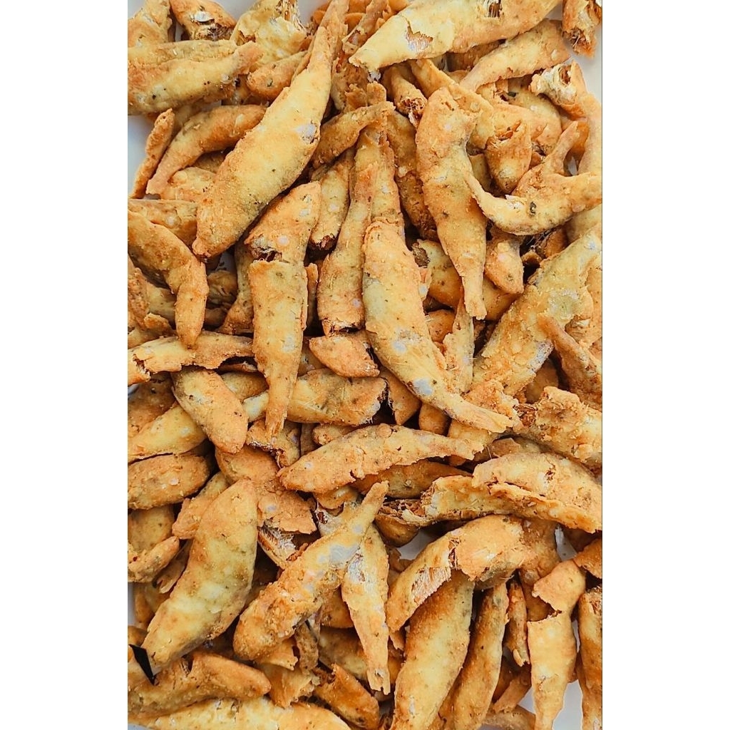 

Bilis / campuran / saraksak ikan asin Crispy, asin gurih renyah, dgn irisan daun jeruk. 130 gram