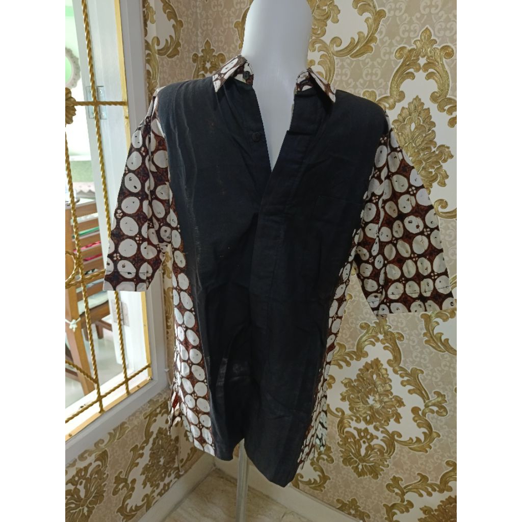 Preloved Kemeja Motif Batik Mirota Ukuran L