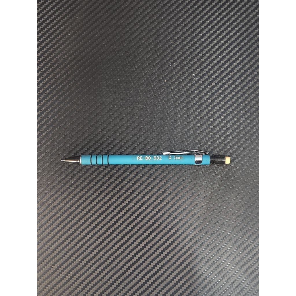 

Pencil Mekanik 0.5mm sangat nyaman digunakan