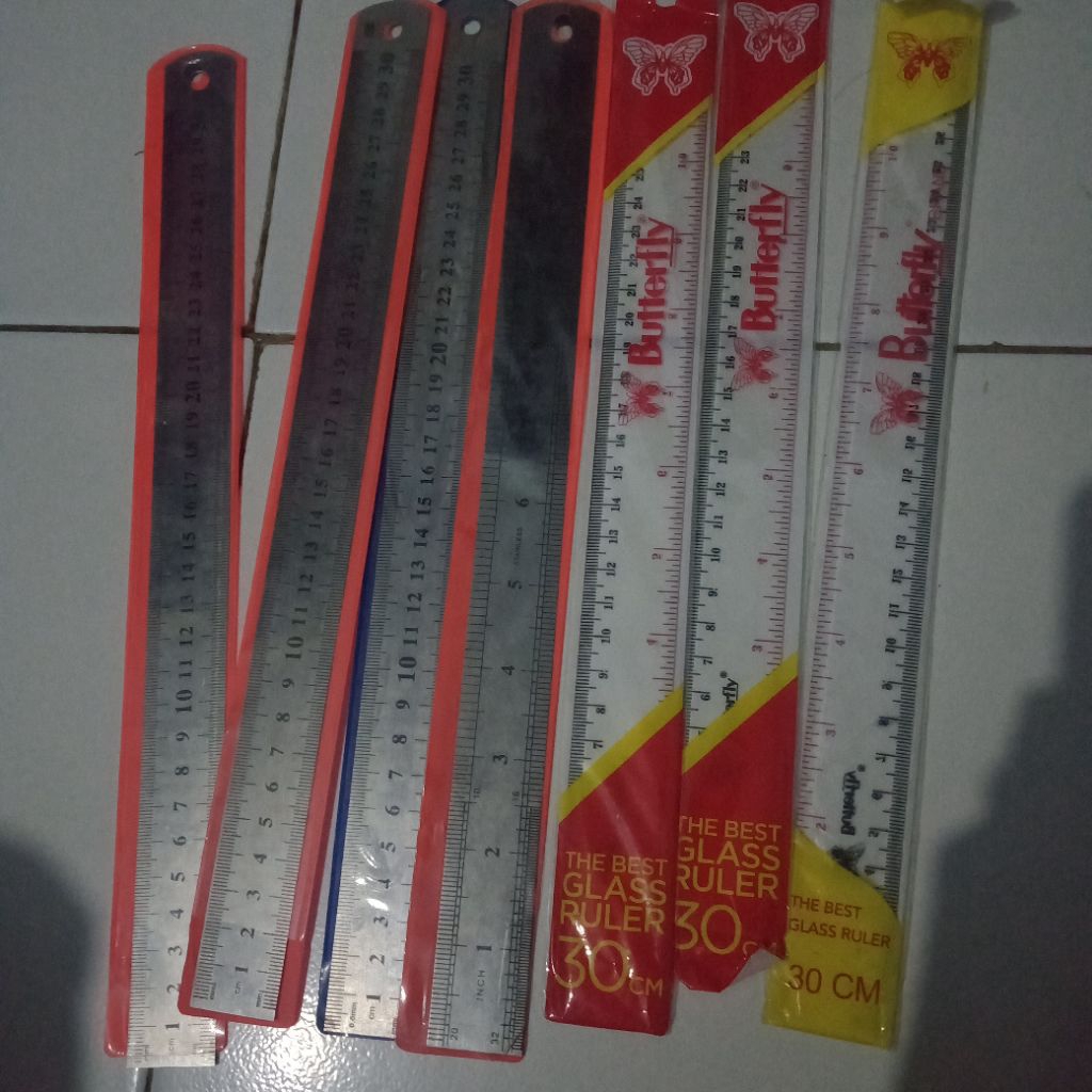 

(7 pcs) Penggaris besi dan butterfly 30cm