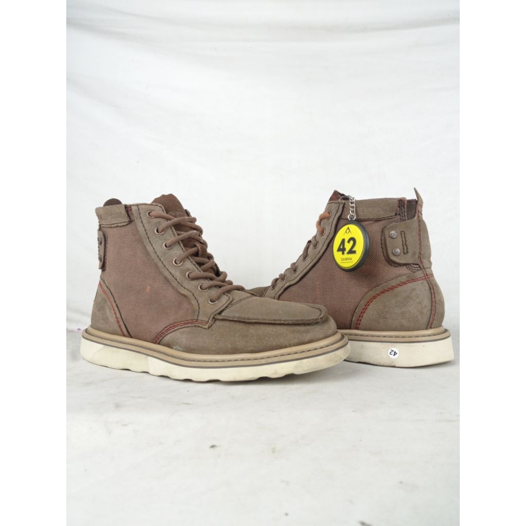 Sepatu cat boot boots  - size 42 moctoe moc toe