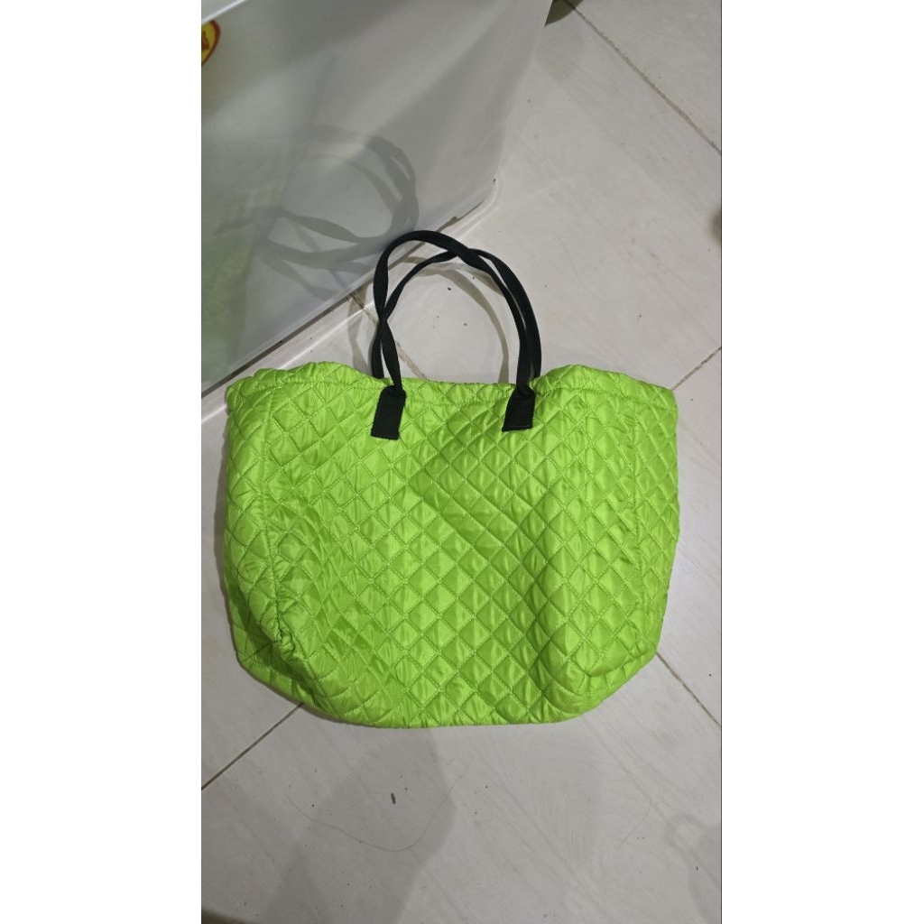 (PRELOVED PRIBADI) TOTEBAG NEON HIJAU