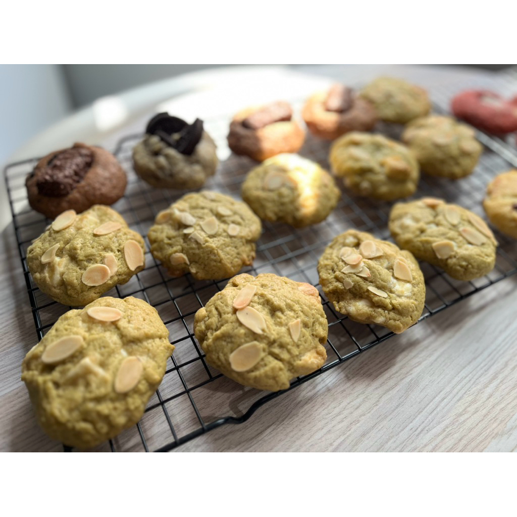 

Softcookies Matcha White Chocolate Almond by Softbite