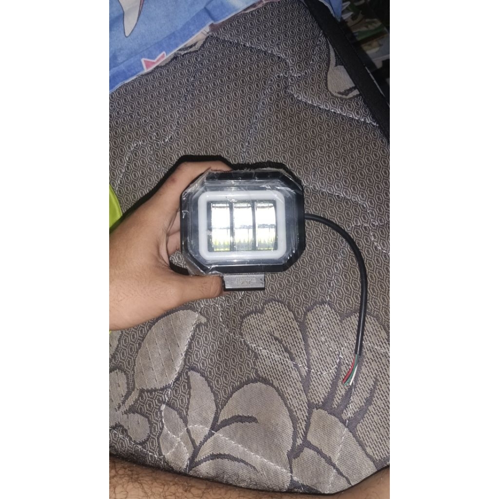 Lampu Daymaker 3 mata alis warna biru blue