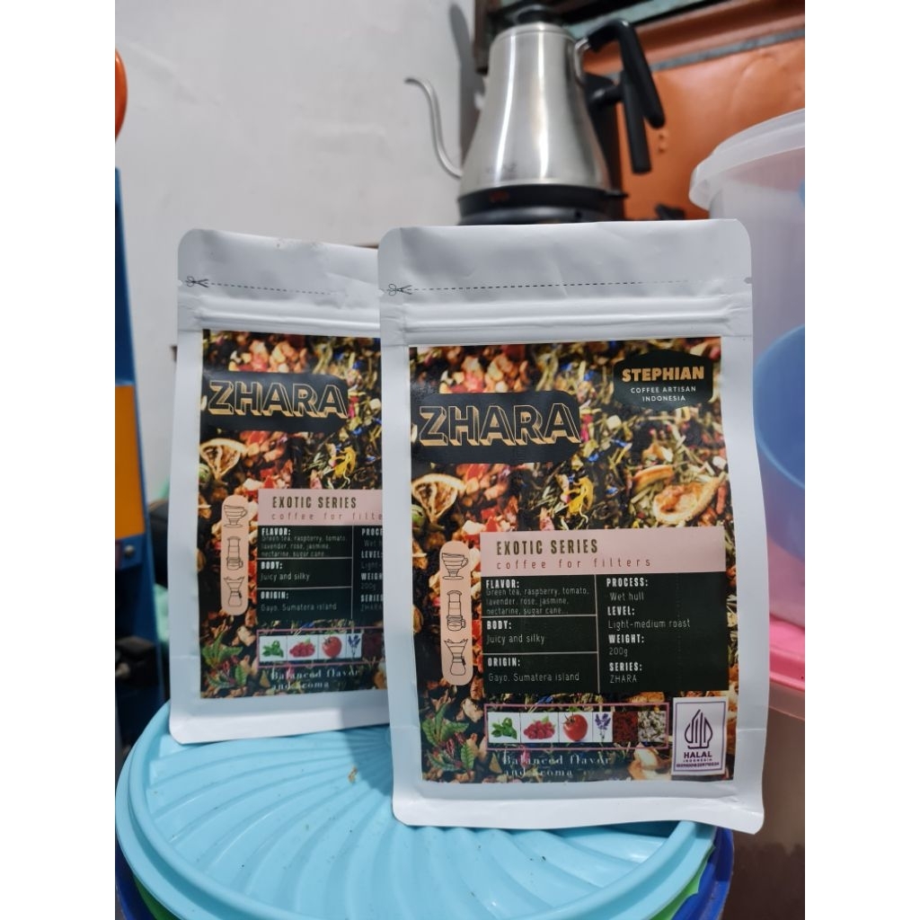 

Zhara kopi takengon infuse green tea , matcha , jasmine , chamomile. isi 200 gram