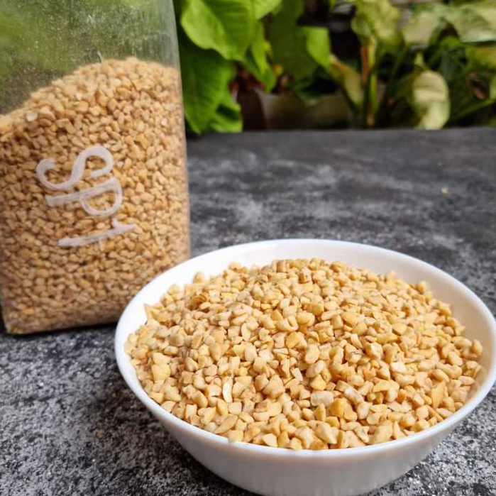 

Kacang Mede Menir Mete Halus Mentah 1Kg SP1 ( butiran lebih besar dari BB1 )