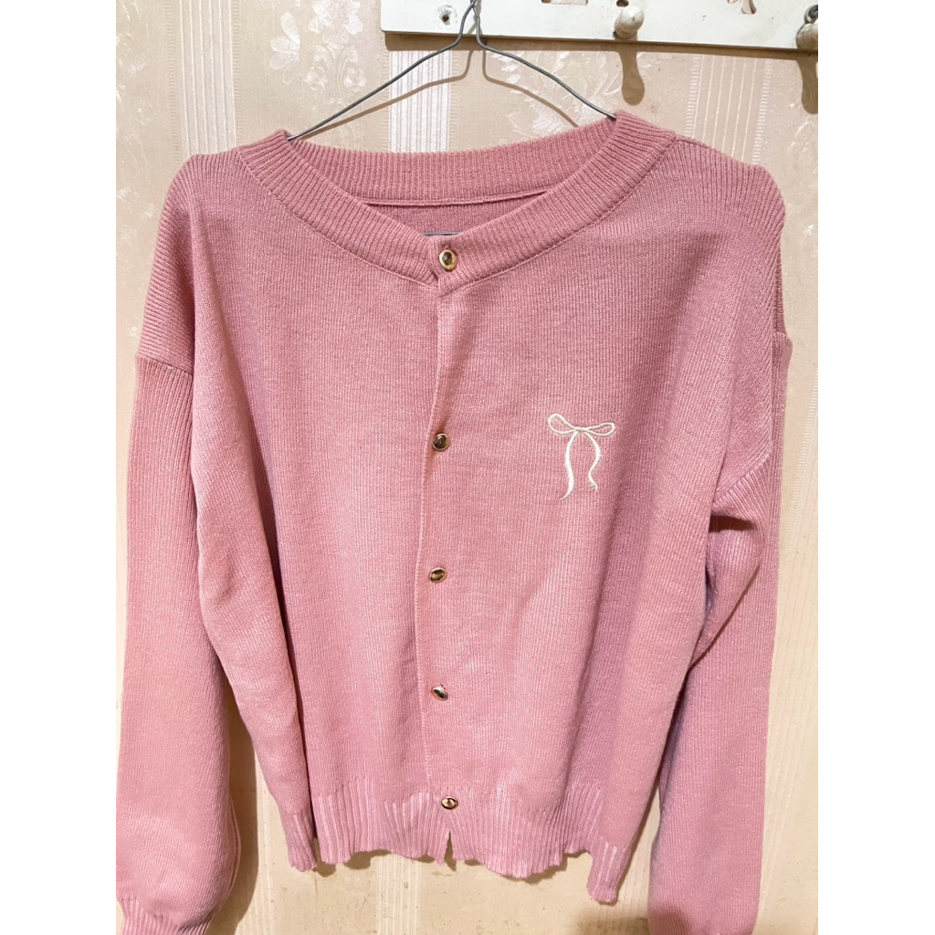 Cardigan warna Dusty Pink