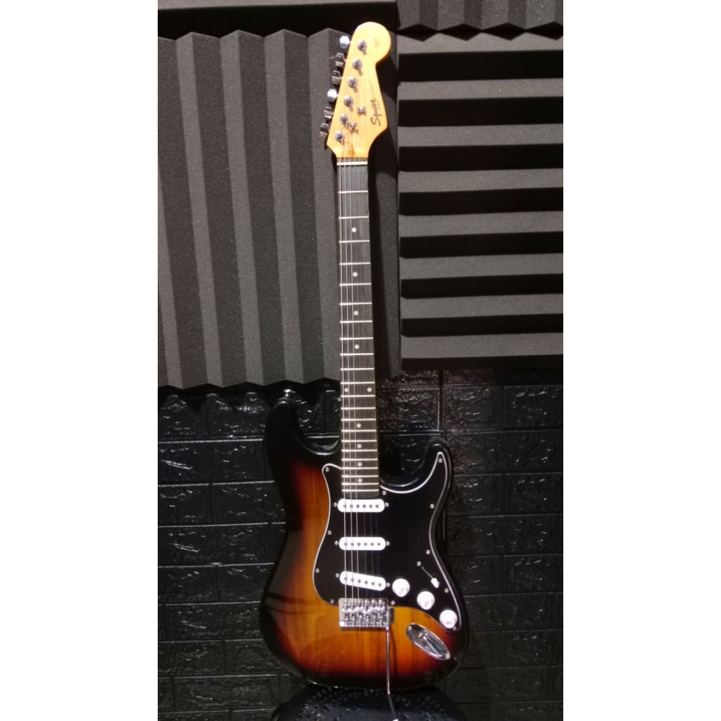 gitar squier California
