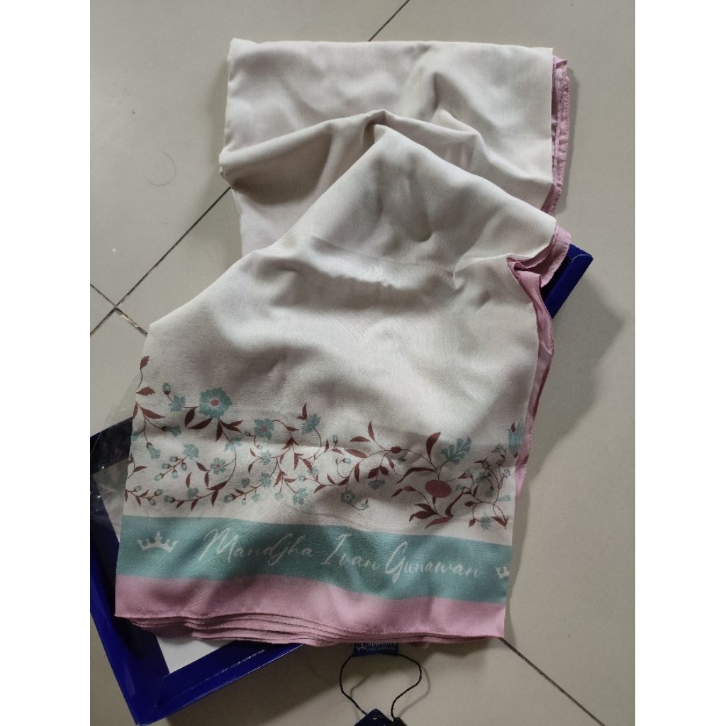 Mandjha Hijab Ivan Gunawan Florentine Scarf Baru bukan Preloved