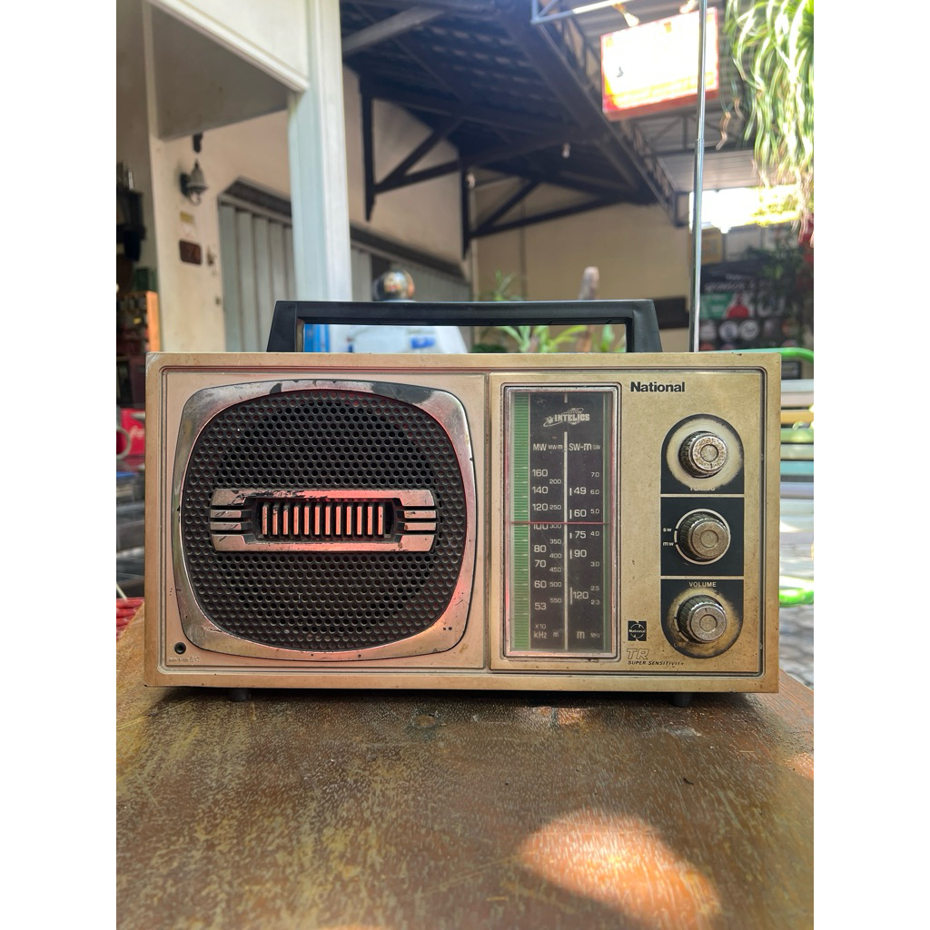 Radio 2 Band (MW / SW) TR Super Sensitivity Jadul Klasik, National Intelics IR-4289