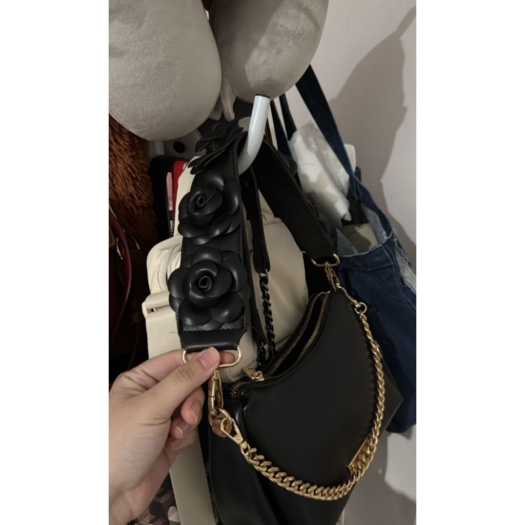 Preloved - Tas bahu hitam wanita merk Aldo