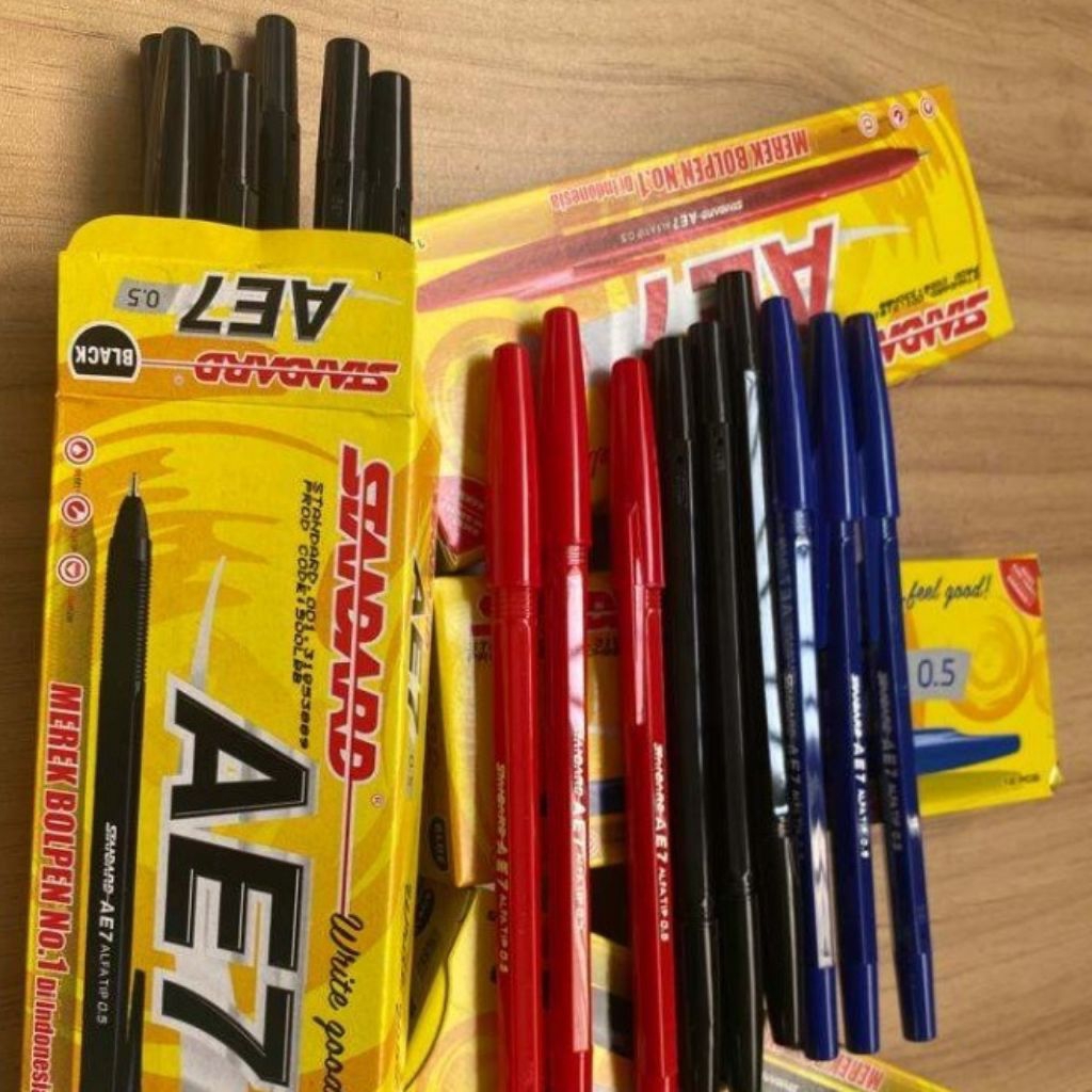 

BOLLPOIN STANDAR AE7 UKURAN 0.5MM/12 PCS