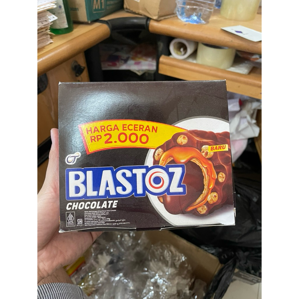 

BLASTOZ WAFER COKLAT / KOTAK / isi 12